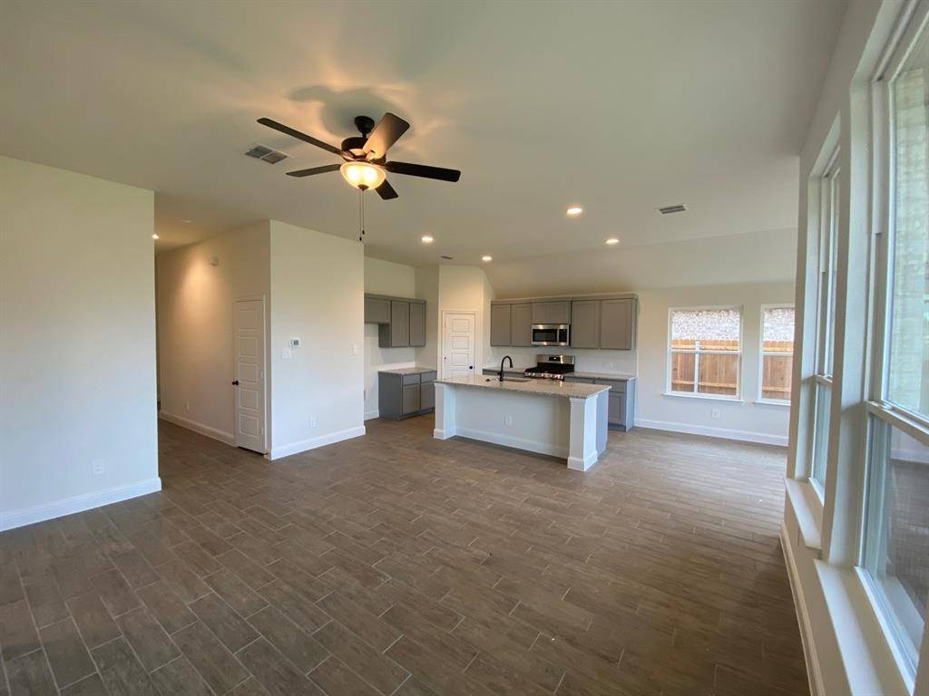 10305 Linseed Drive, Fort Worth, TX 76036