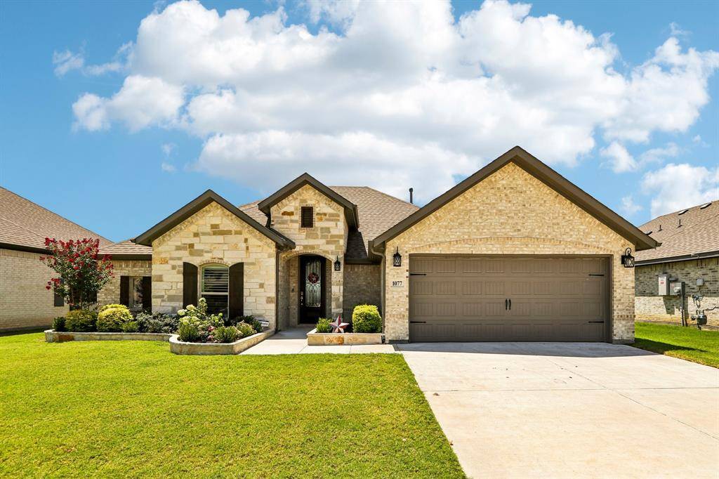 1077 Fleetwood Drive, Justin, TX 76247