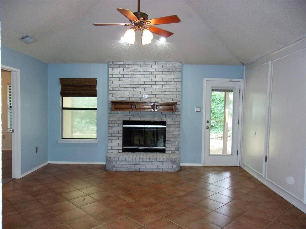 4200 Rye Glen Drive, Arlington, TX 76017