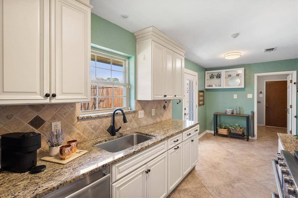 1415 Moss Rose Circle, Irving, TX 75061