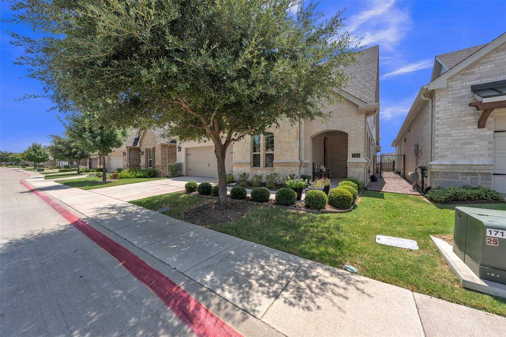 2704 Esplanade Boulevard #2704, Mansfield, TX 76063