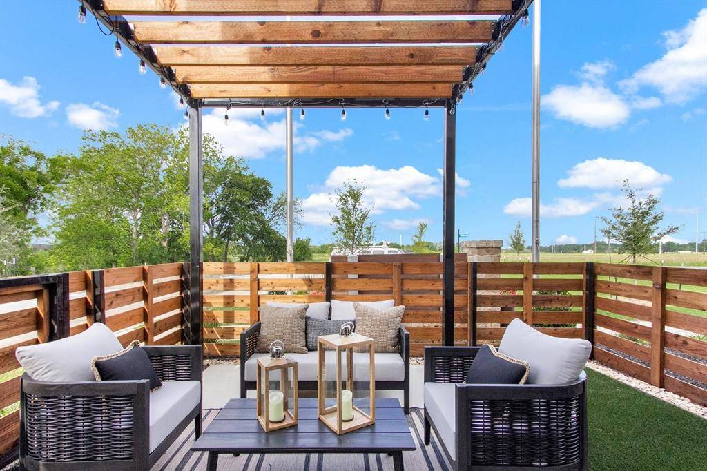 2033 Hillard Mews, Celina, TX 75009