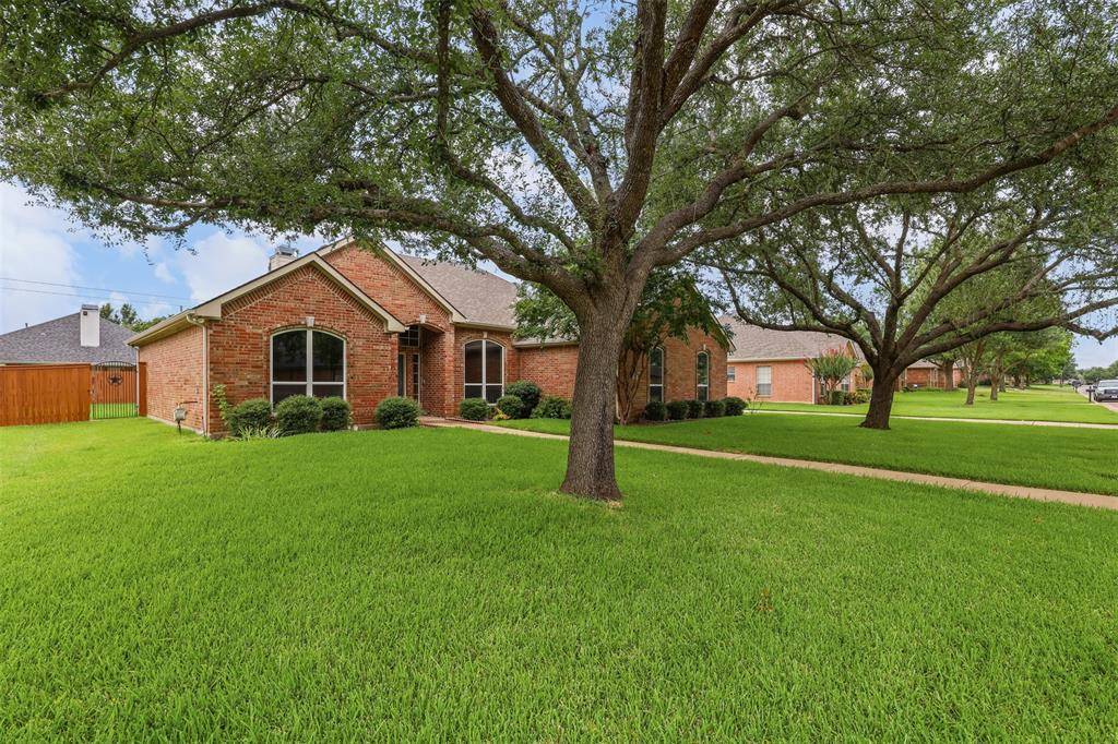 1612 Twin Oaks Drive, Cleburne, TX 76033