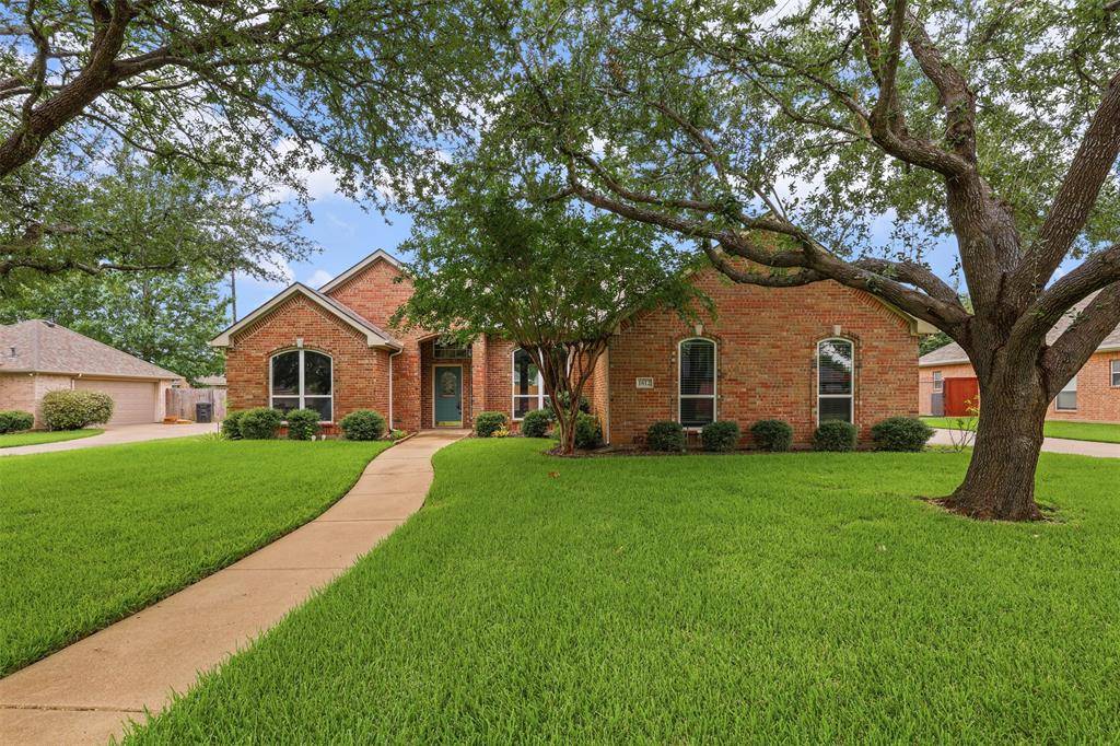 1612 Twin Oaks Drive, Cleburne, TX 76033