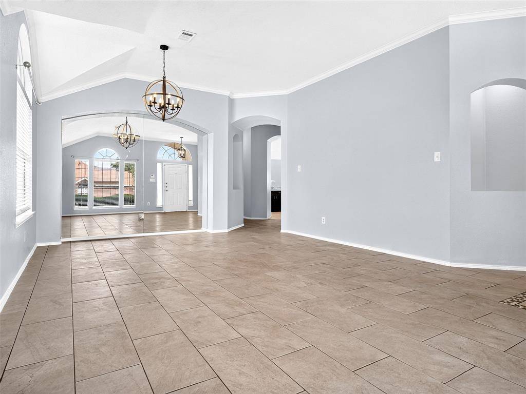 1022 Pondview Drive, Cedar Hill, TX 75104