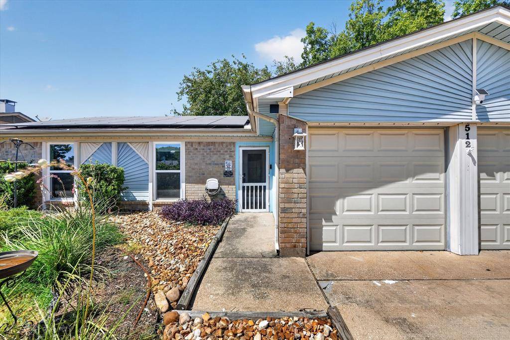 512 Park Center Boulevard, Saginaw, TX 76179