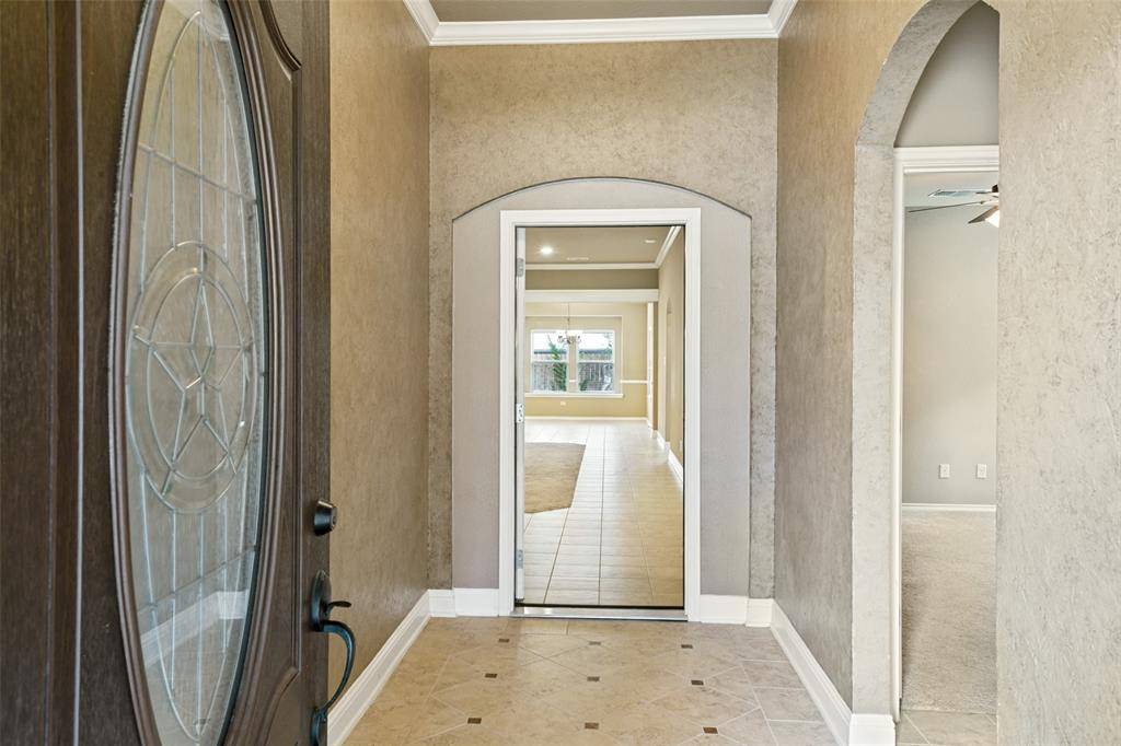 308 Pecos Drive, Burleson, TX 76028