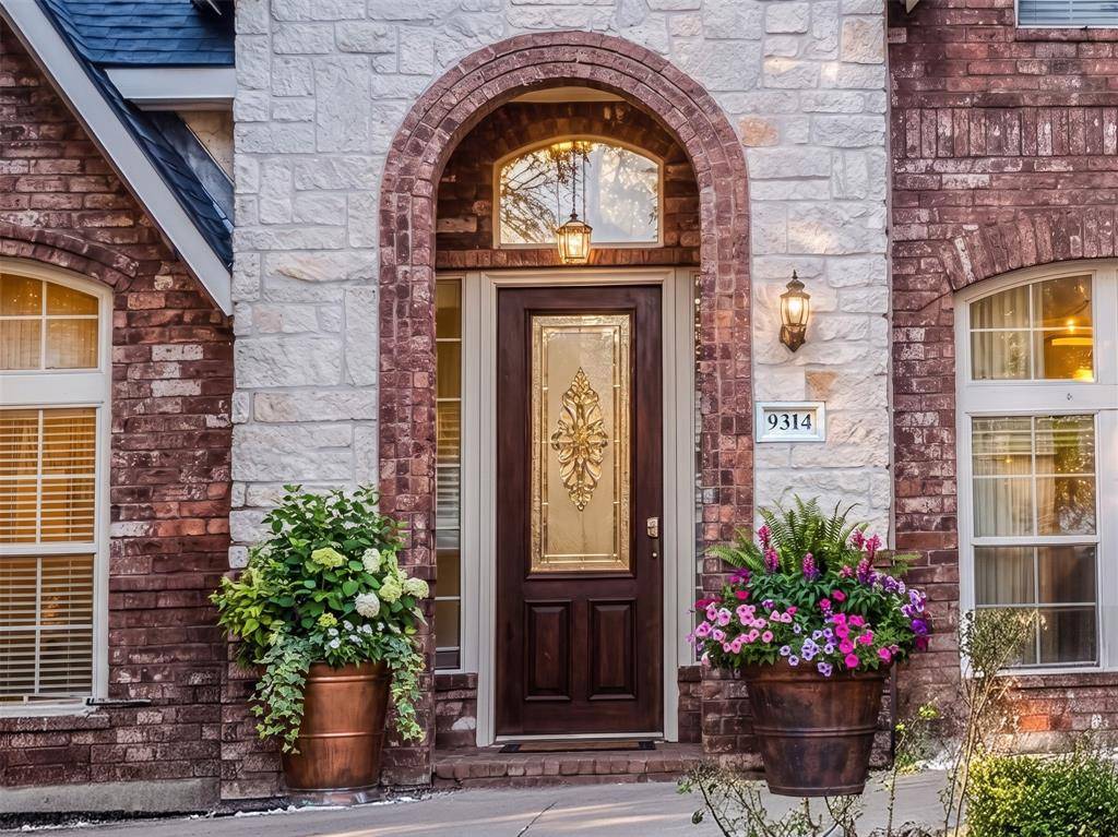 9314 Royal Burgess Drive, Rowlett, TX 75089