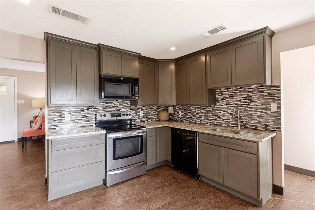 8099 Truet Street, Scurry, TX 75158