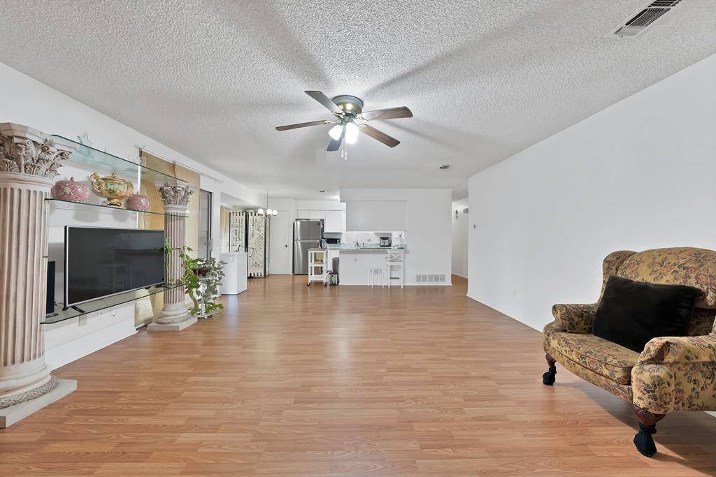 520 Guadalupe Drive, Saginaw, TX 76179