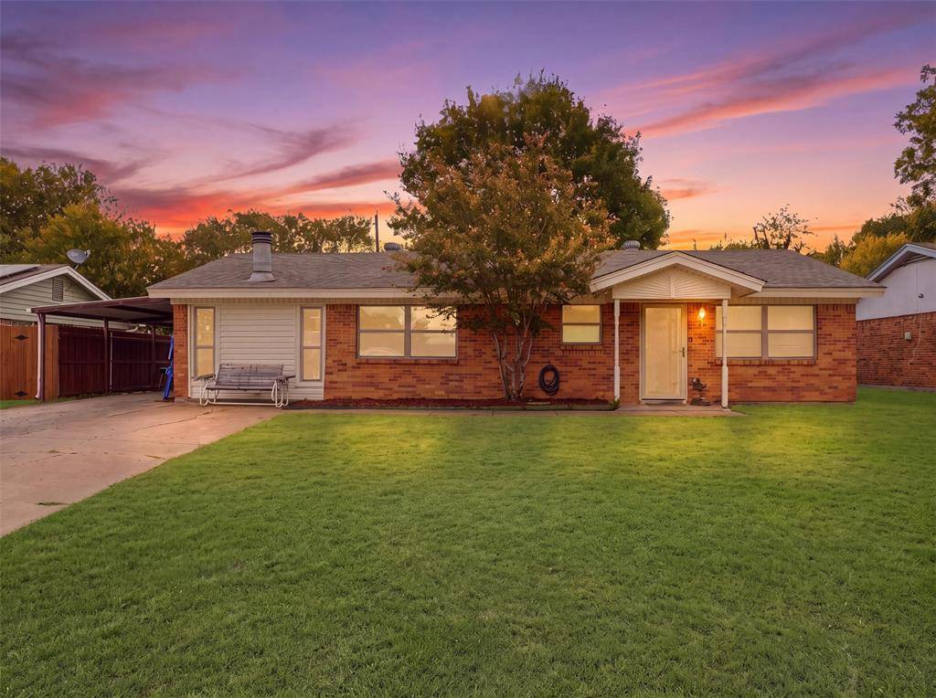 824 Crosby Avenue, White Settlement, TX 76108