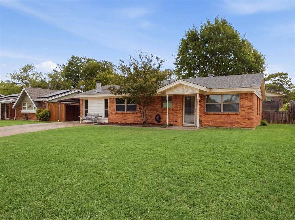 824 Crosby Avenue, White Settlement, TX 76108