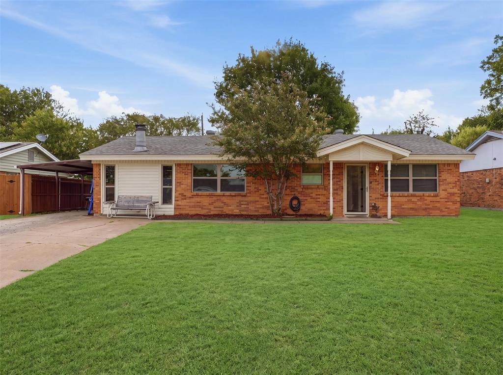 824 Crosby Avenue, White Settlement, TX 76108