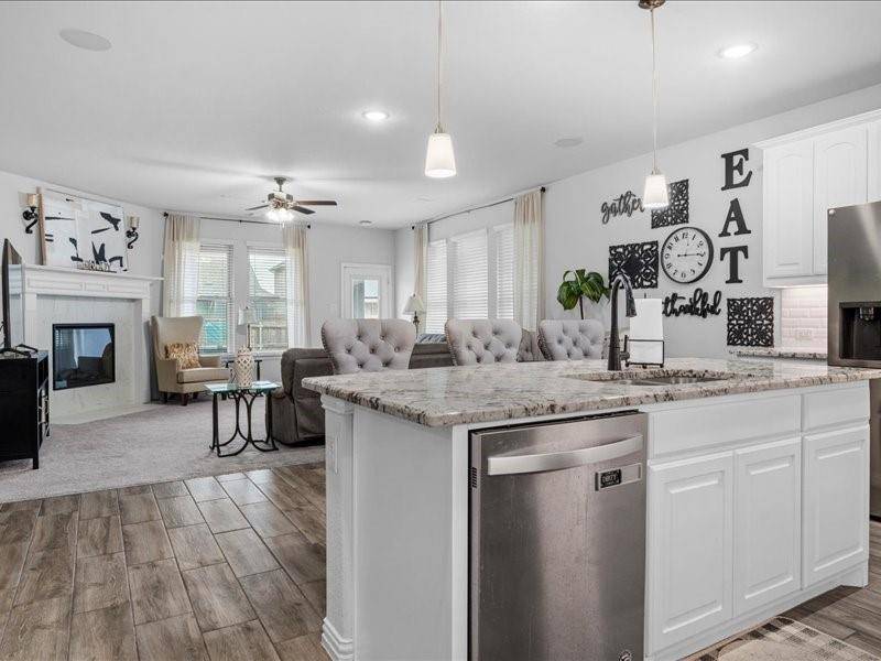 44 River Oaks Boulevard, Waxahachie, TX 75165