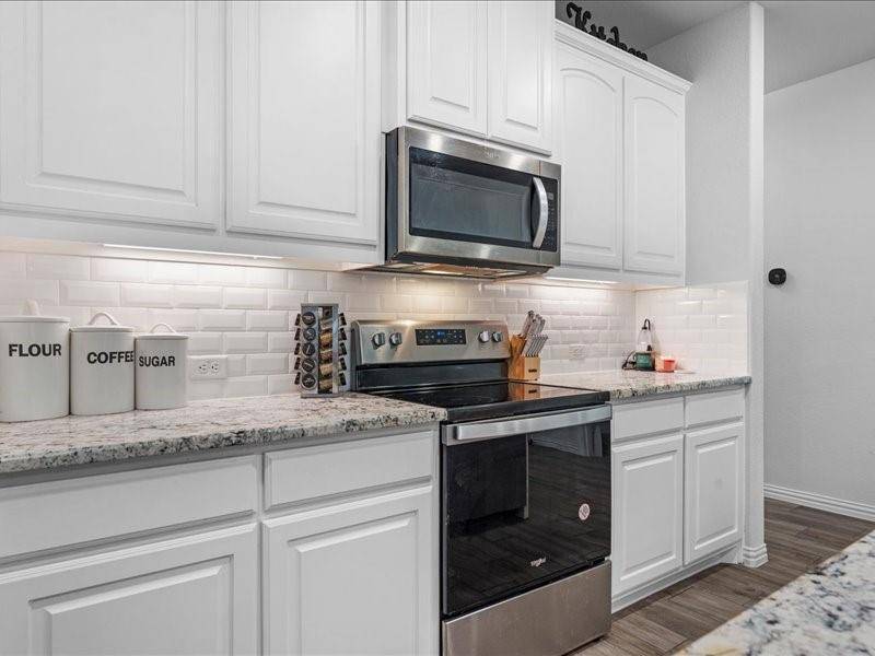 44 River Oaks Boulevard, Waxahachie, TX 75165
