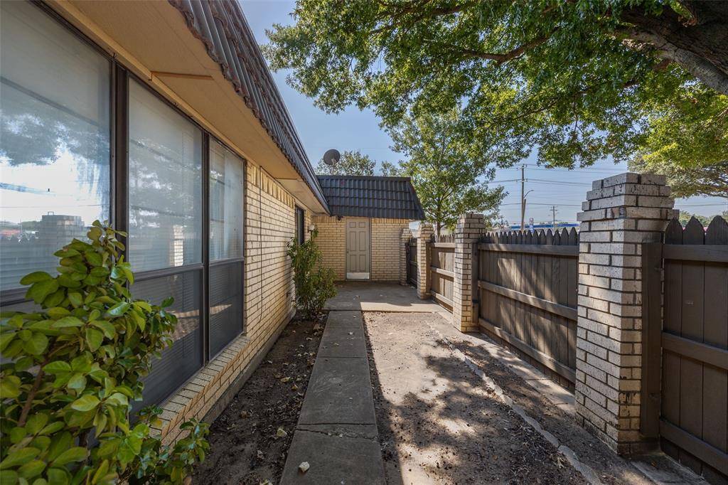 5221 Cordova Avenue, Fort Worth, TX 76132