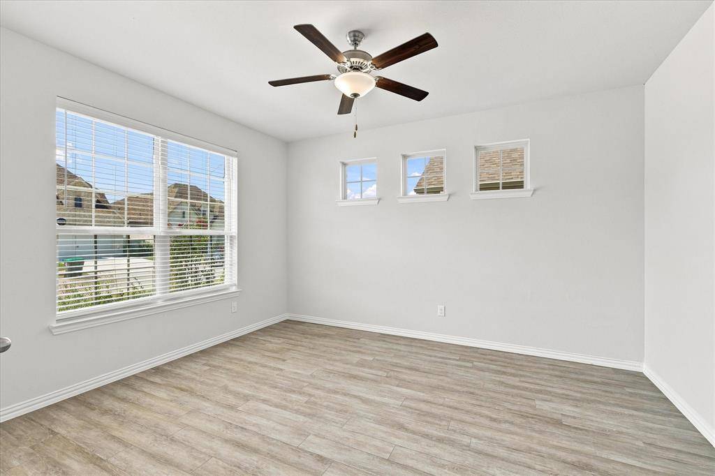1005 Rosebay Drive, Fort Worth, TX 76247