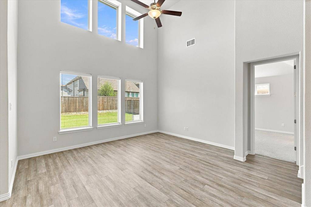 1005 Rosebay Drive, Fort Worth, TX 76247
