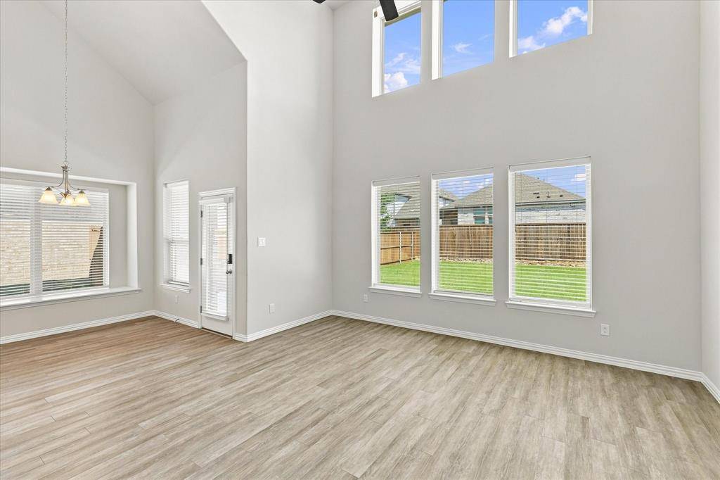 1005 Rosebay Drive, Fort Worth, TX 76247