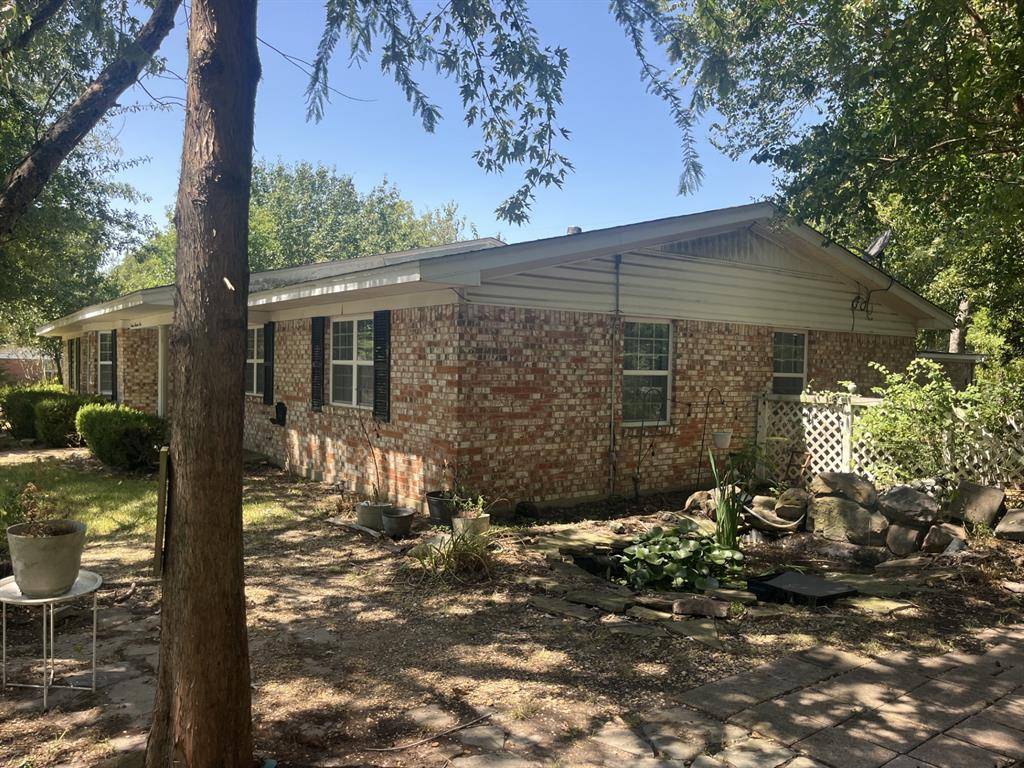 705 4th, Clarksville, TX 75426
