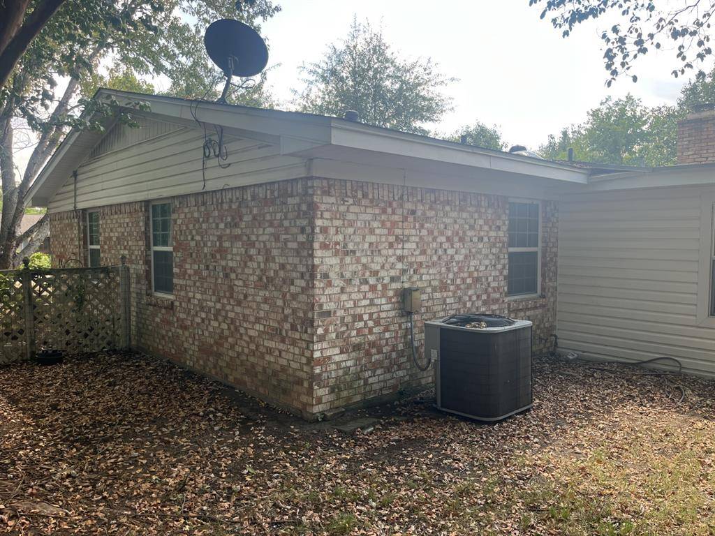 705 4th, Clarksville, TX 75426