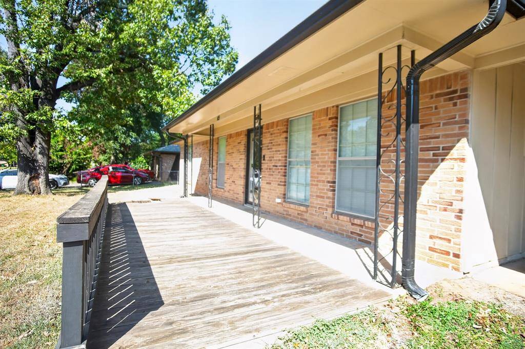 103 Clover Lane, Palestine, TX 75803