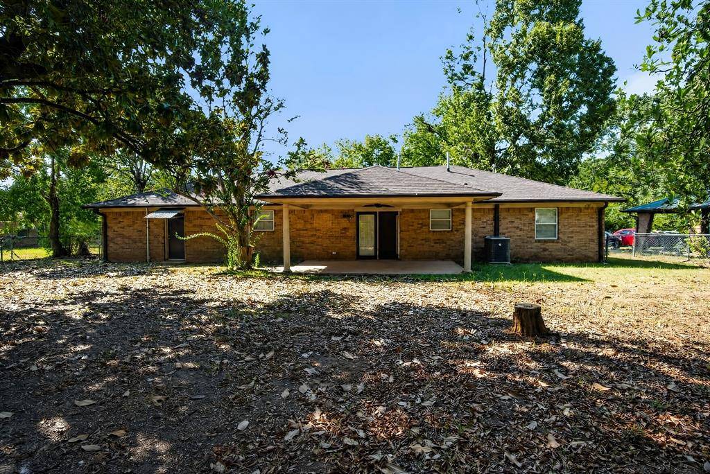 103 Clover Lane, Palestine, TX 75803