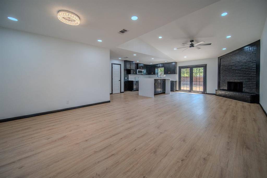 238 Prairie Vista Drive, Dallas, TX 75217