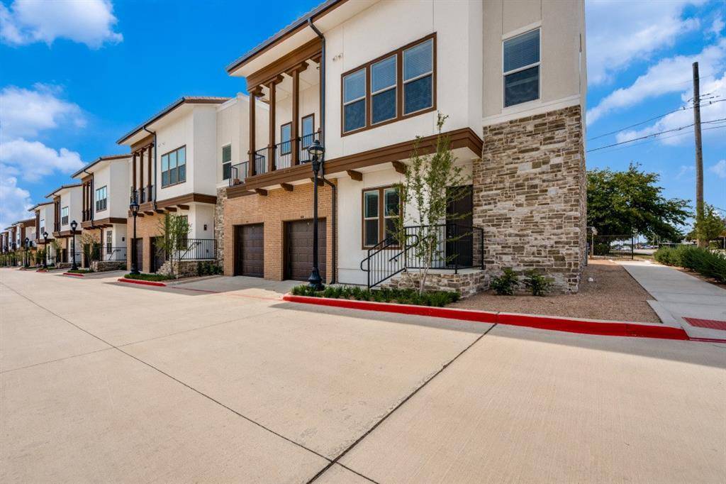 5885 Calmont Avenue #8103, Fort Worth, TX 76107
