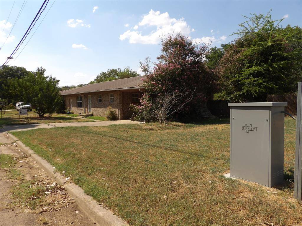 402 Keith Street, Mount Vernon, TX 75457