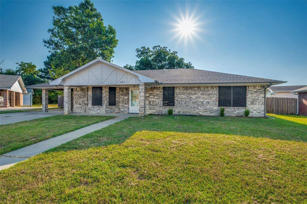 101 Sara Court, Collinsville, TX 76233