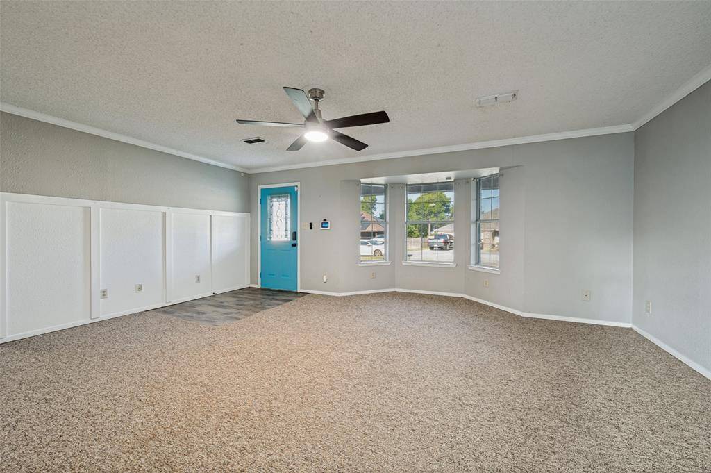 101 Sara Court, Collinsville, TX 76233