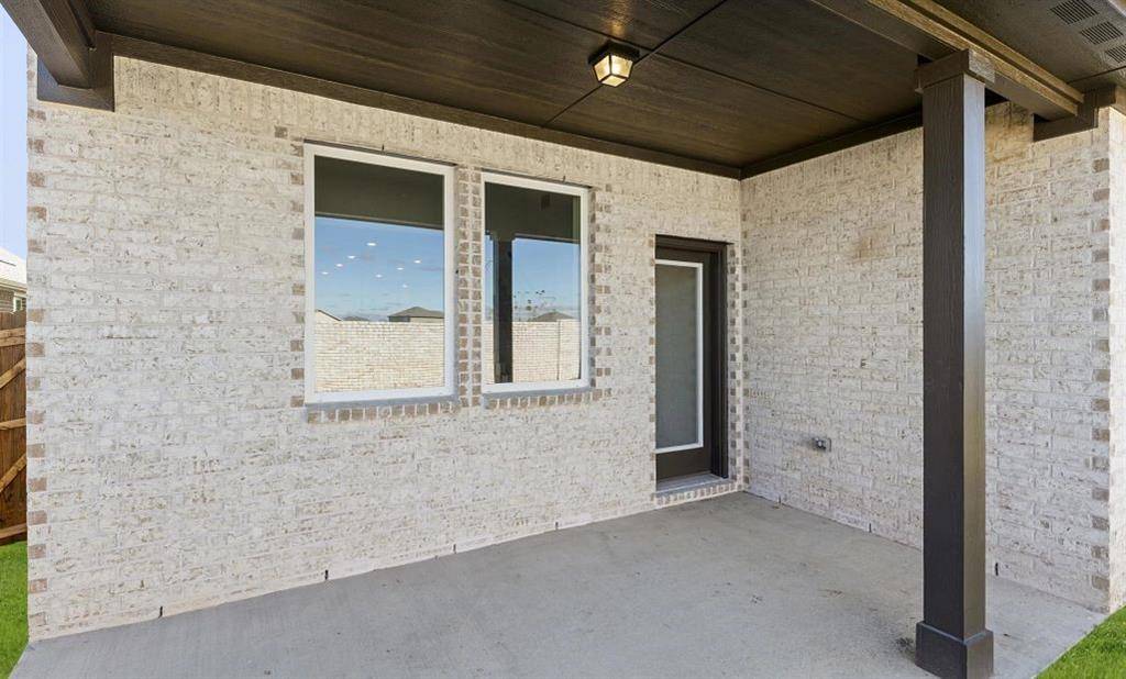 14217 Gallatin Street, Pilot Point, TX 76258