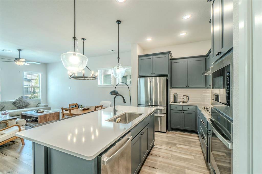 705 Morning Dove Lane, Arlington, TX 76005