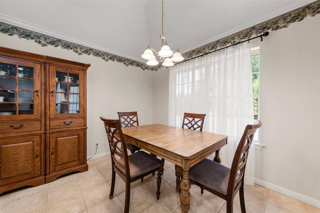616 Pebble Creek Drive, Hewitt, TX 76643