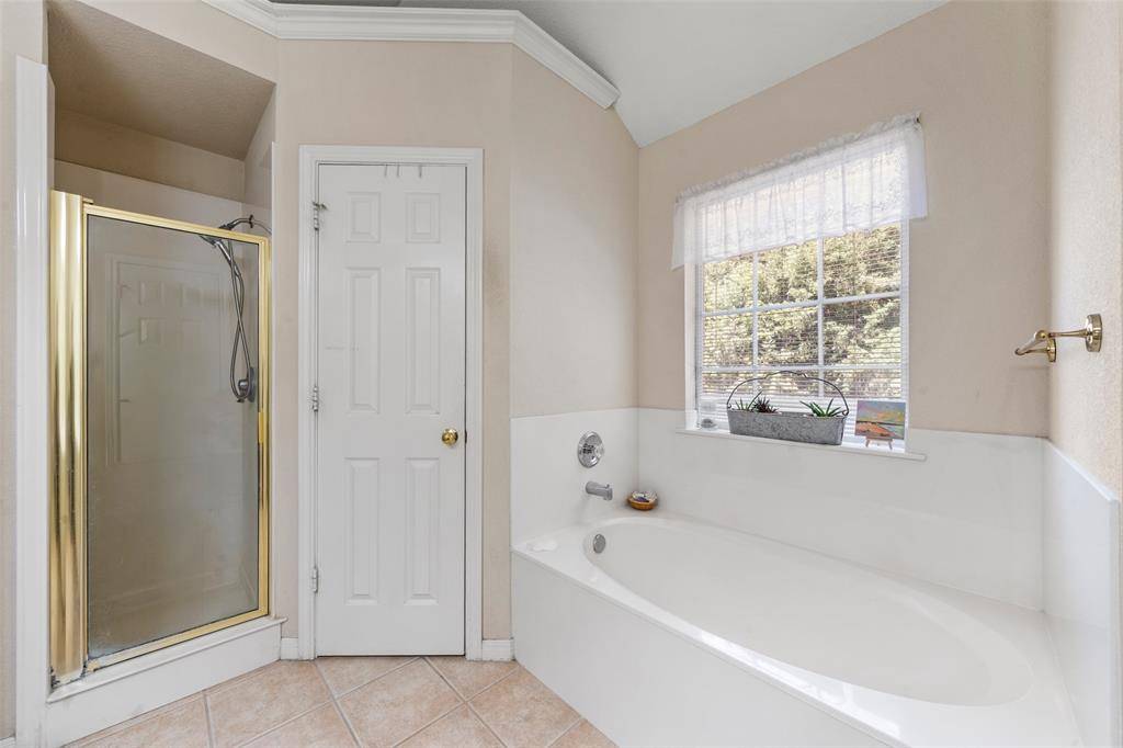 616 Pebble Creek Drive, Hewitt, TX 76643