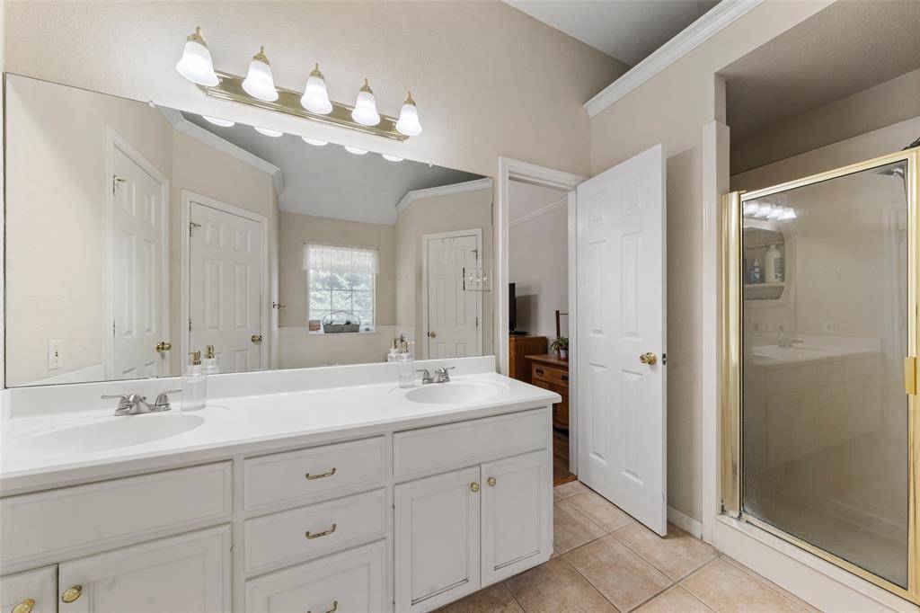 616 Pebble Creek Drive, Hewitt, TX 76643