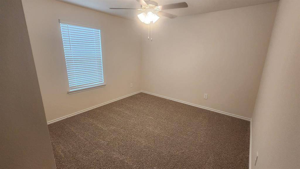 1216 Breezy Oak Drive, Nevada, TX 75173