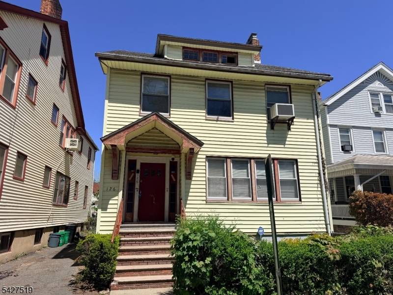126 Chestnut St, East Orange City, NJ 07018
