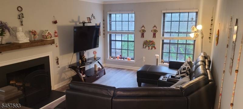 323 Gill Ln, Woodbridge Twp., NJ 08830