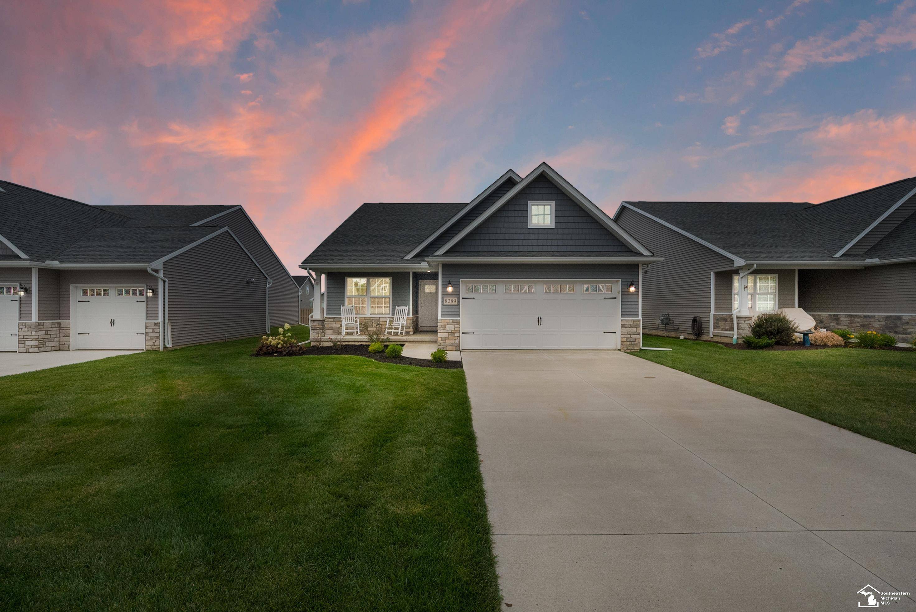 8289 Grande Lk CIR, Bedford Twp, MI 48182