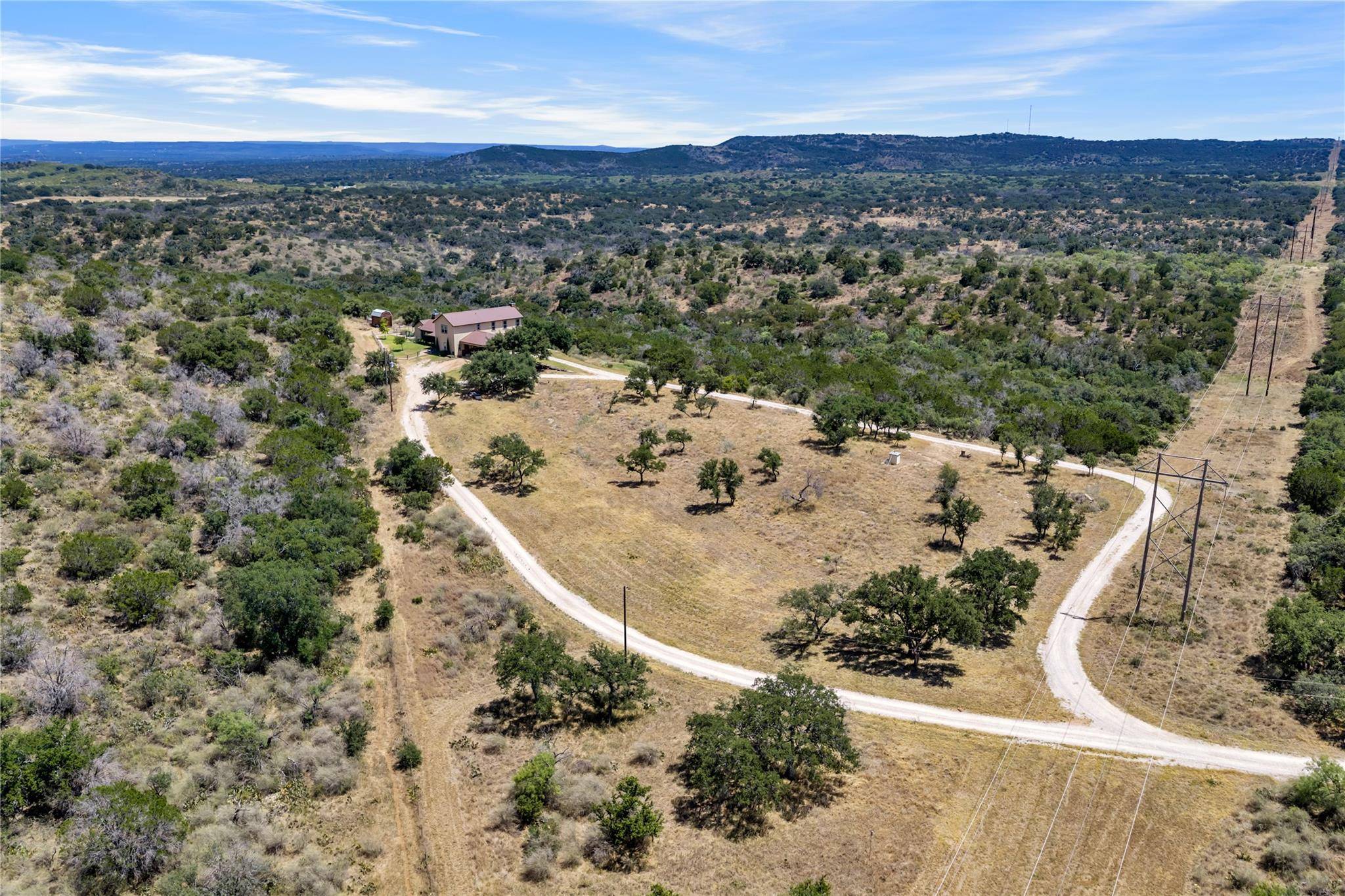 400 Darby LN, Llano, TX 78643
