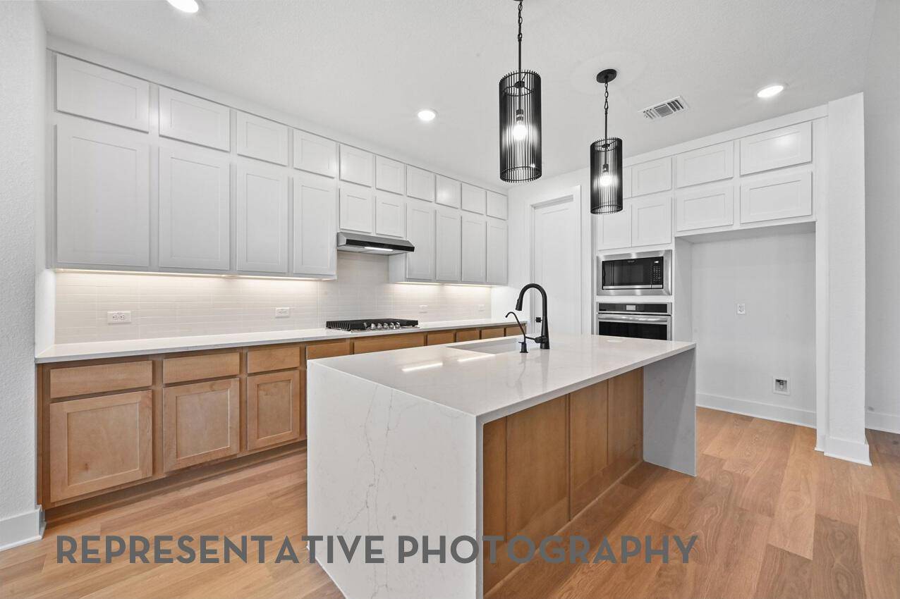 8916 Golden Lion DR, Austin, TX 78744
