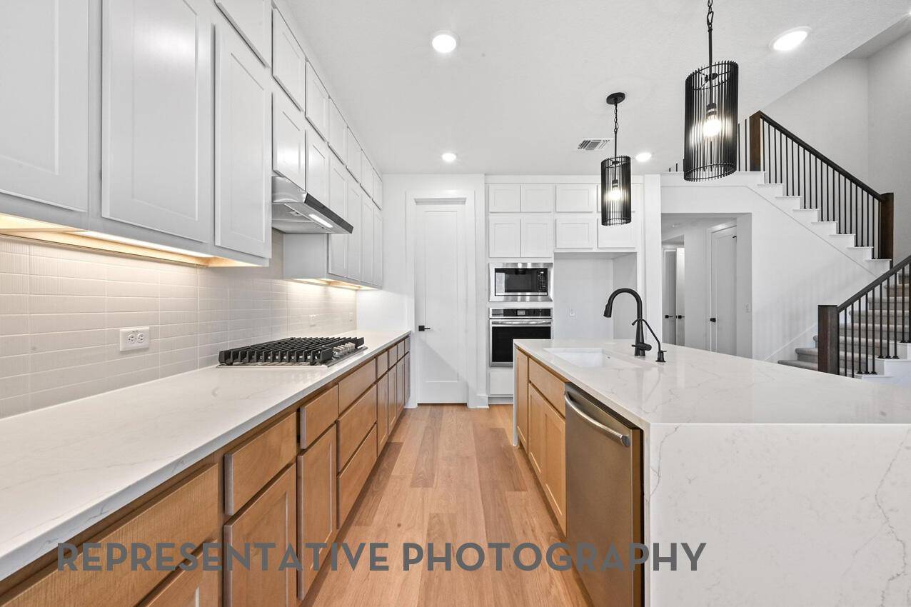 8916 Golden Lion DR, Austin, TX 78744