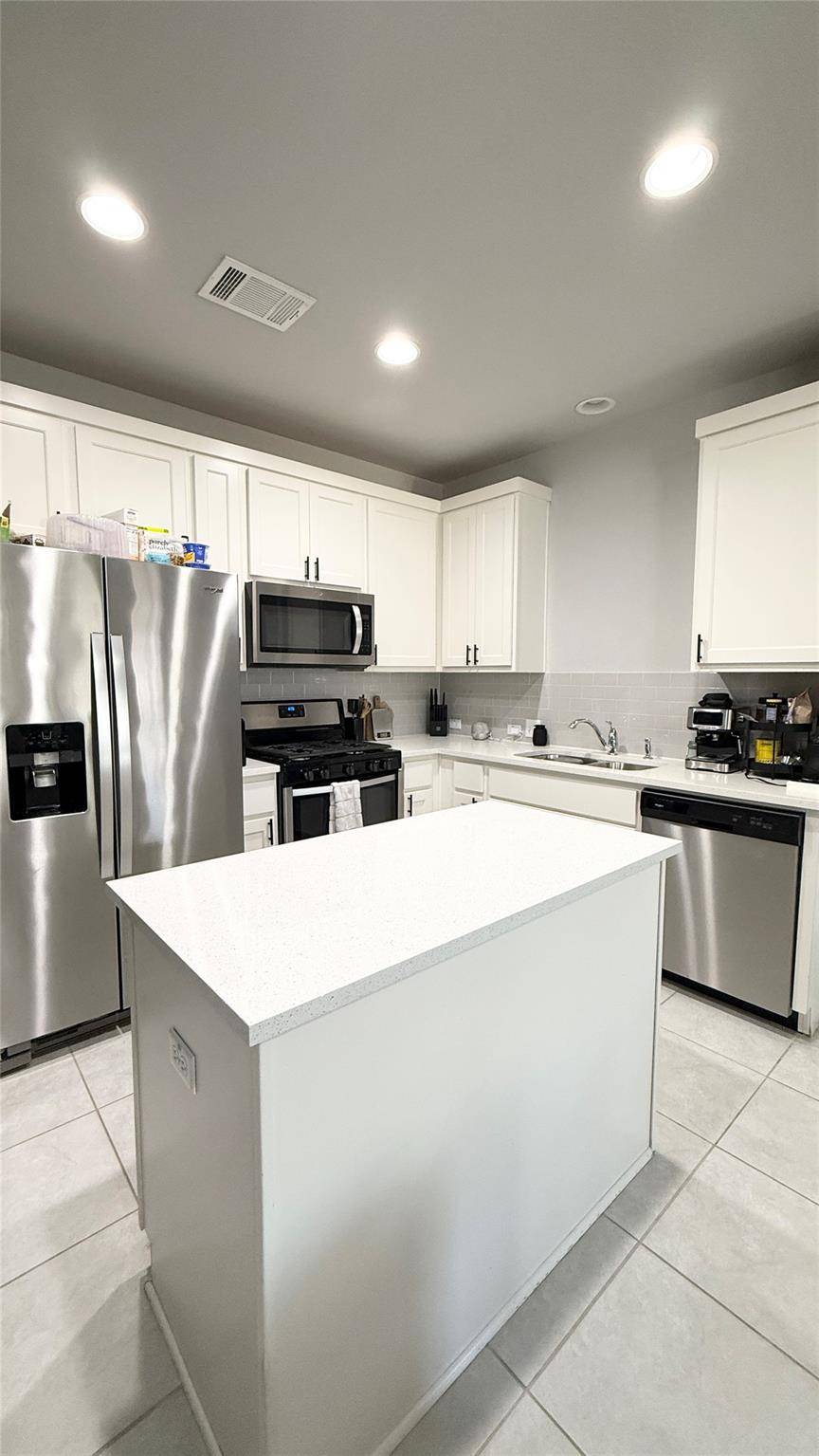 1761 Artesian Springs XING, Leander, TX 78641