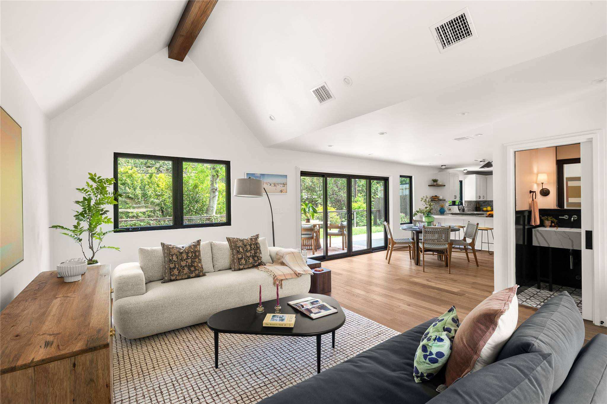 2411 Little John LN, Austin, TX 78704