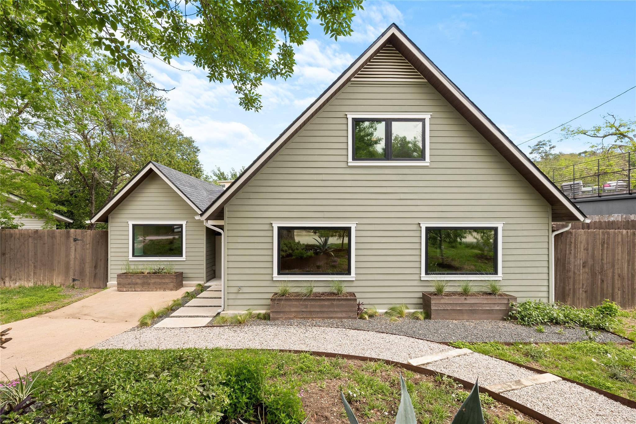 2411 Little John LN, Austin, TX 78704