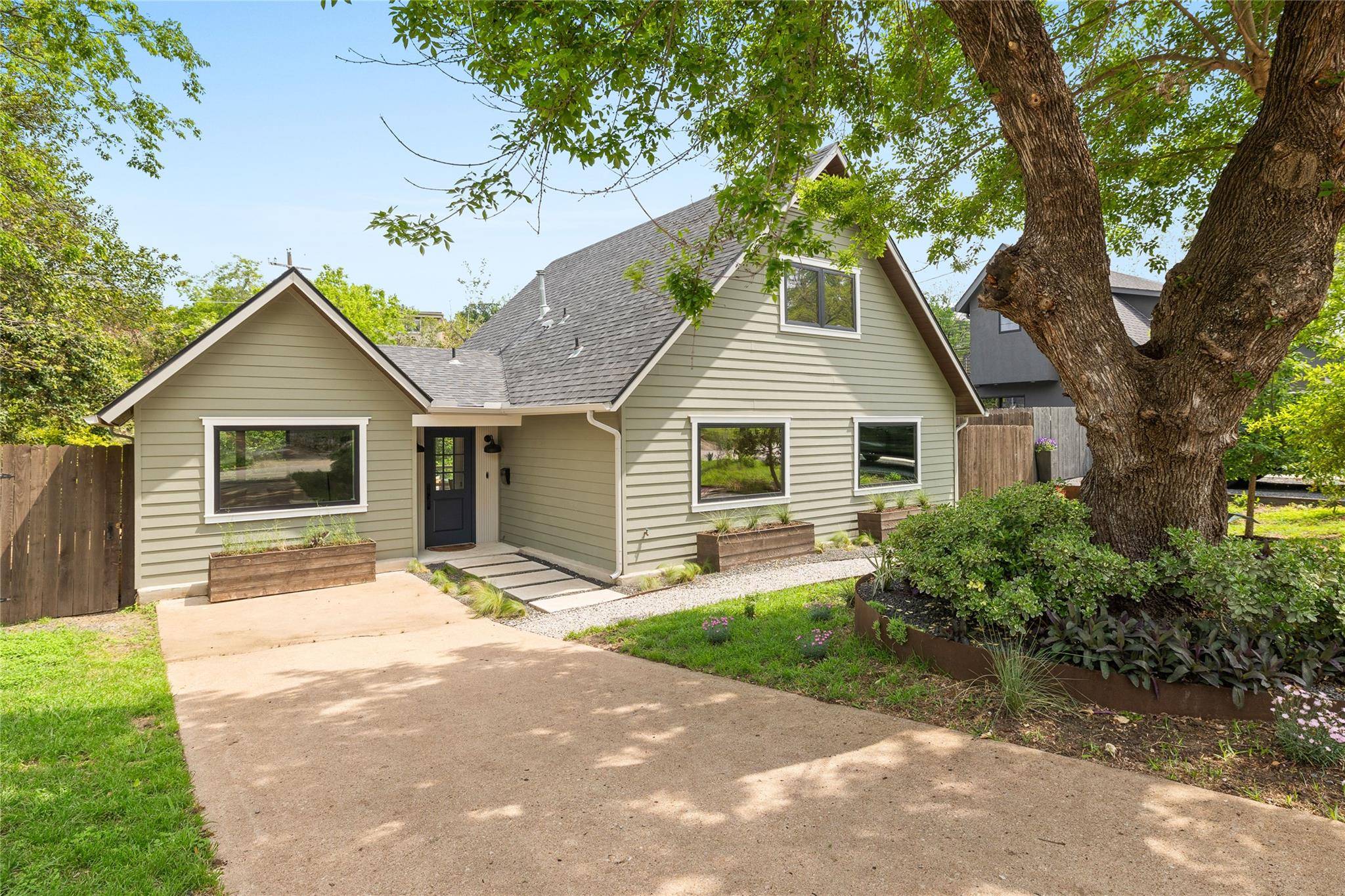 2411 Little John LN, Austin, TX 78704