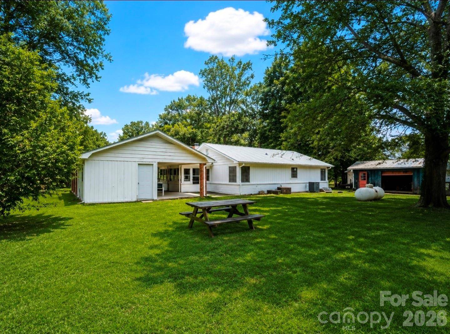 109 Wall RD, Tryon, NC 28782