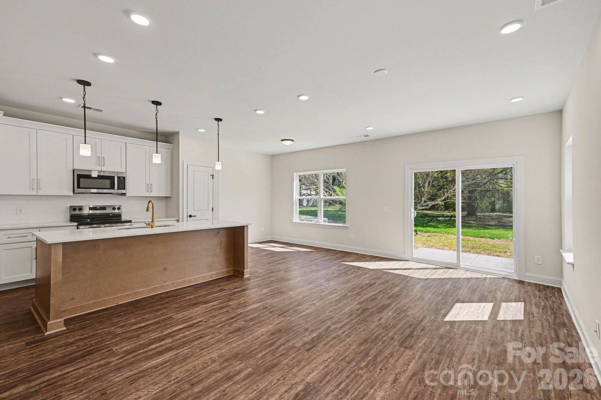 564 W Wilson AVE, Mooresville, NC 28115